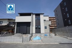 忙しい朝、遅い帰宅時にも嬉しい古賀駅まで徒歩11分。快適でゆとりのある生活空間で新生活を始めましょう^^