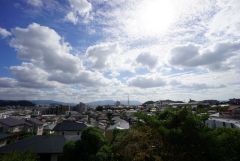 目の前に日差しを遮る建物がないので、日当たり＆風通し良好です＾＾