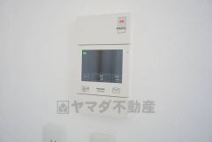 オートロックとモニター付きインターホン装備で女性やお子様も安心。充実のセキュリティで暮らしをサポートします。