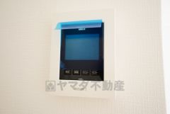 防犯性、セキュリティ対策に安心できるテレビモニター付きインターフォンです。セールスマン対策にもなり安心できます。