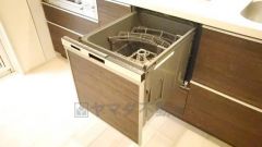 時間を大幅に短縮できる食器洗浄乾燥機付きキッチンです＾＾冬場の洗い物で手荒れの悩みもなくなります。