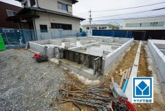 現地（2025年6月23日）撮影。天神行バス停まで徒歩4分＾＾スーパーやコンビニなども近く周辺環境充実。快適でゆとりのある生活空間で新生活を始めましょう^^