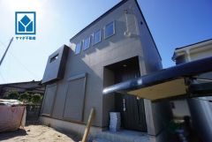 家計にも環境にも優しいオール電化住宅＾＾カースペース3台分を確保＾＾マイカー用に、お客さま用に＾＾