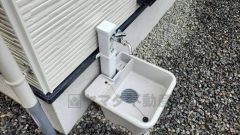 お車の洗車や外壁のお掃除をする際に便利な外水栓。