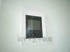 防犯性、セキュリティ対策に安心できるテレビモニター付きインターフォンです。セールスマン対策にもなり安心できます。