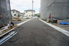 大型車の通行がなく、騒音や振動が少ないので静かで快適な生活を送れます。