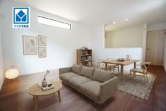 家具はイメージです。対面式キッチンを中心としたリビングダイニング。