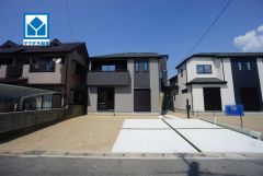 通勤・通学に便利な千鳥駅徒歩10分＾＾千鳥小学校徒歩6分、古賀北中学校徒歩8分とお子様も通学しやすい環境＾＾