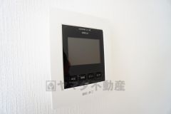 防犯性、セキュリティ対策に安心できるテレビモニター付きインターフォンです。セールスマン対策にもなり安心できます。