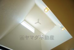 高さのある吹き抜けが、ワンランク上の住まいを演出します。