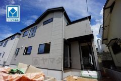 現地（2025年7月11日）撮影。2路線利用可能で都心へのアクセスの幅が広がります。毎日の通勤・通学・買い物がしやすく、快適に過ごせます。