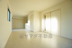 家族が集まる開放的なリビング。思い思いの時間を過ごしたり、家族みんなで食事をしたり、素敵な団らんの場になりますね＾＾