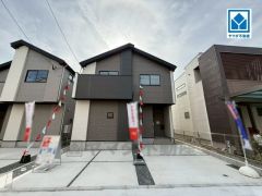 名島駅徒歩10分、都心へのアクセス良好。スーパーやコンビニなども近く周辺環境充実。快適でゆとりのある生活空間で新生活を始めましょう^^