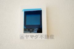 防犯性、セキュリティ対策に安心できるテレビモニター付きインターフォンです。セールスマン対策にもなり安心できます。