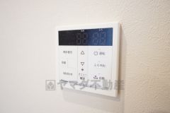 おいだき機能つきなのでお風呂に入る時間が異なるご家庭には嬉しいですね。ボタン一つで快適で便利な生活が＾＾