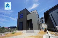 現地（2026年4月27日）撮影。ししぶ駅徒歩11分、天神行急行バス停徒歩8分とアクセス良好＾＾最新の設備で気持ちの良い新生活を送りませんか。