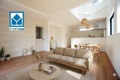 家族が集まる開放的なリビング。思い思いの時間を過ごしたり食事をしたり、素敵な団らんの場になりますね＾＾家具はCGによるイメージ画像です。