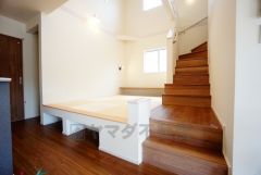 リビング隣には、マルチスキップを用意。客間としてはもちろん、お子様のお昼寝スペースや書斎としても活躍してくれそうです＾＾