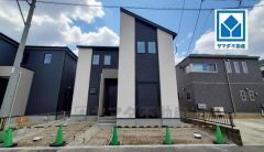 スーパーやコンビニなども近く周辺環境充実。快適でゆとりのある生活空間で新生活を始めましょう^^