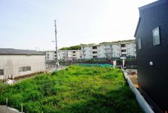 2階バルコニーからの眺望です。前面に遮るものがなく景色を一望できます。