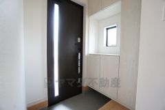 同仕様写真。ステキな玄関で帰ってくるのが楽しみになりそうですね＾＾