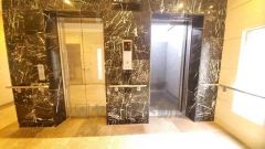 エレベーターは2台完備しています。忙しい時にもスムーズに外出できます。