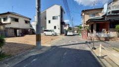 現地（2025年10月1日）撮影。大型車の通行が少なく、騒音や振動が少ないので静かで快適な生活を送れます。