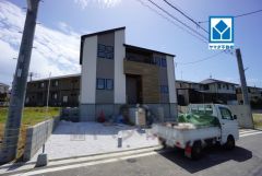 三苫駅徒歩13分、都心へのアクセス良好。スーパーやコンビニなども近く周辺環境充実。快適でゆとりのある生活空間で新生活を始めましょう^^