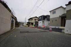 住人以外の車の進入も少なく、小さなお子様を持つご家庭にも安心です＾＾