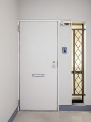 家の顔となる玄関扉がかっこいいと、たくさんの人を招き入れたくなりますね＾＾