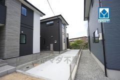 三苫駅まで自転車で5分（1.2ｋｍ）。スーパーやコンビニなども近く周辺環境充実。快適でゆとりのある生活空間で新生活を始めましょう^^