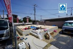 現地（2026年7月13日）撮影。省エネ、安全性を実感できるオール電化住宅＾＾リビング上部に吹抜あり。快適でゆとりのある生活空間で新生活を始めましょう^^