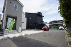 住人以外の車の進入も少なく、小さなお子様を持つご家庭にも安心です。