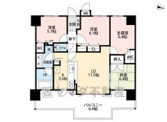 洗面所とキッチンが接しているウォークスルー設計になっています。家事動線が近いのはとても便利です。