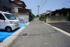 現地（2025年7月1日）撮影。住人以外の車の進入も少なく、小さなお子様を持つご家庭にも安心です。落ち着いた住宅地内で快適な生活を実現してみませんか。
