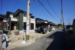 大型車の通行が少なく、騒音や振動が少ないので静かで快適な生活を送れます。