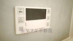 湯量・湯温の設定、そして保温までワンタッチのフルオートバス。便利な追い炊き機能付きです。