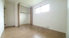 クローゼットもあり荷物もすっきり片付けられ、ゆとりのある暮らしが出来ます＾＾