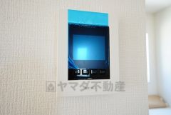 防犯性、セキュリティ対策に安心できるテレビモニター付きインターフォンです。セールスマン対策にもなり安心できます。