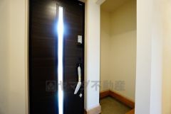 たっぷり収納できるシューズボックスです。家族全員の靴がきれいに整頓できます。