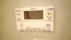 湯量・湯温の設定、そして保温までワンタッチのフルオートバス。便利な追い炊き機能付きです。