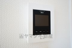 防犯性、セキュリティ対策に安心できるテレビモニター付きインターフォンです。セールスマン対策にもなり安心できます。