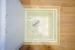 キッチンにある床下収納は、居住スペースを減らさずに買い置きの調味料や非常食などを保管することができます。