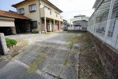 96坪の敷地に自由な間取りで夢のマイホームを実現して下さい＾＾日当たり、風通し良好です。
