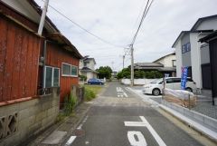 住人以外の車の進入も少なく、小さなお子様を持つご家庭にも安心です。落ち着いた住宅地内で快適な生活を実現してみませんか。