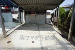 駐車スペースはゆとりある2台分を確保。マイカー用に、お客さま用に、余裕を持ってご利用いただけます＾＾