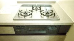 複数の調理を一度に行うことができる3口コンロ。効率よくお料理が出来ます。毎日のお料理も楽しくなりますね＾＾