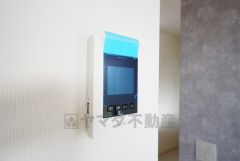 防犯性、セキュリティ対策に安心できるテレビモニター付きインターフォンです。セールスマン対策にもなり安心できます。