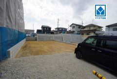 現地（2026年10月19日）撮影。周辺は落ち着いた住宅街。車通りも少なく安心です。快適でゆとりのある生活空間で新生活を始めましょう^^