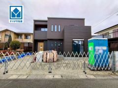 現地（2026年1月12日）撮影。イオンモール福津まで車で7分（4.6ｋｍ）。お気に入りの家具とインテリアで素敵な部屋を作りましょう。